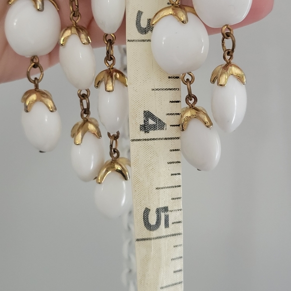 VTG "Crown" Trifari White Milk Glass Waterfall Necklace & Earrings | SIGNED - Picture 11 of 13